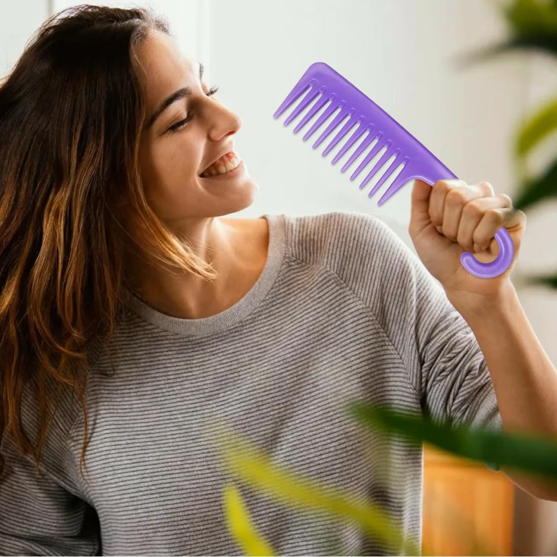 Peigne à dents larges - démêlant cheveux bouclés - violet - idéal cheveux épais et humides