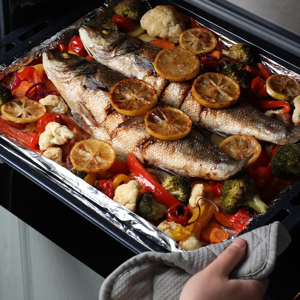 Cecotec - Four encastrable Airfryer - 13,3L - 11 fonctions, classe A, Hexa AF319000