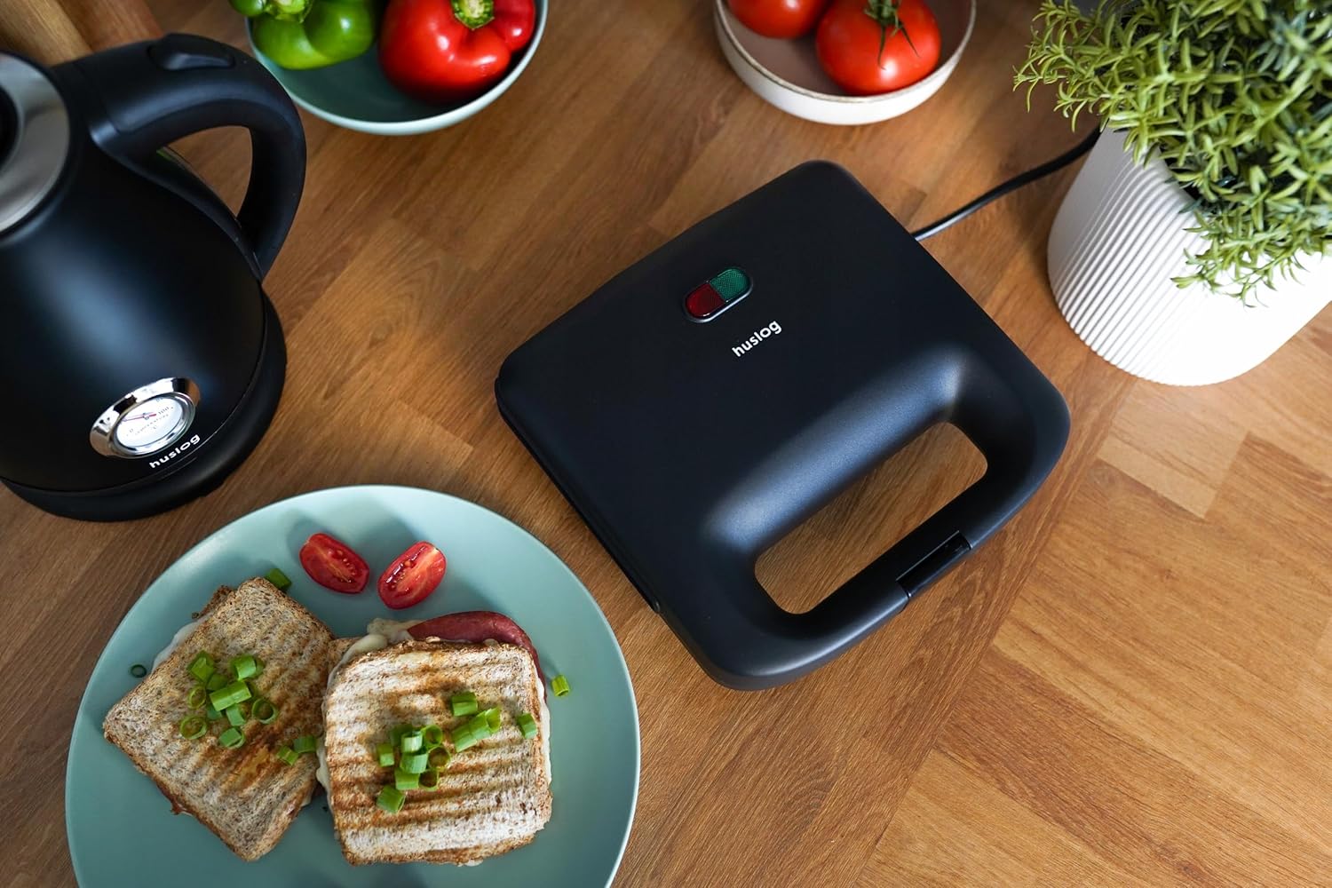 Sandwich maker - antiadhésif, 750W, panini, compact, noir
