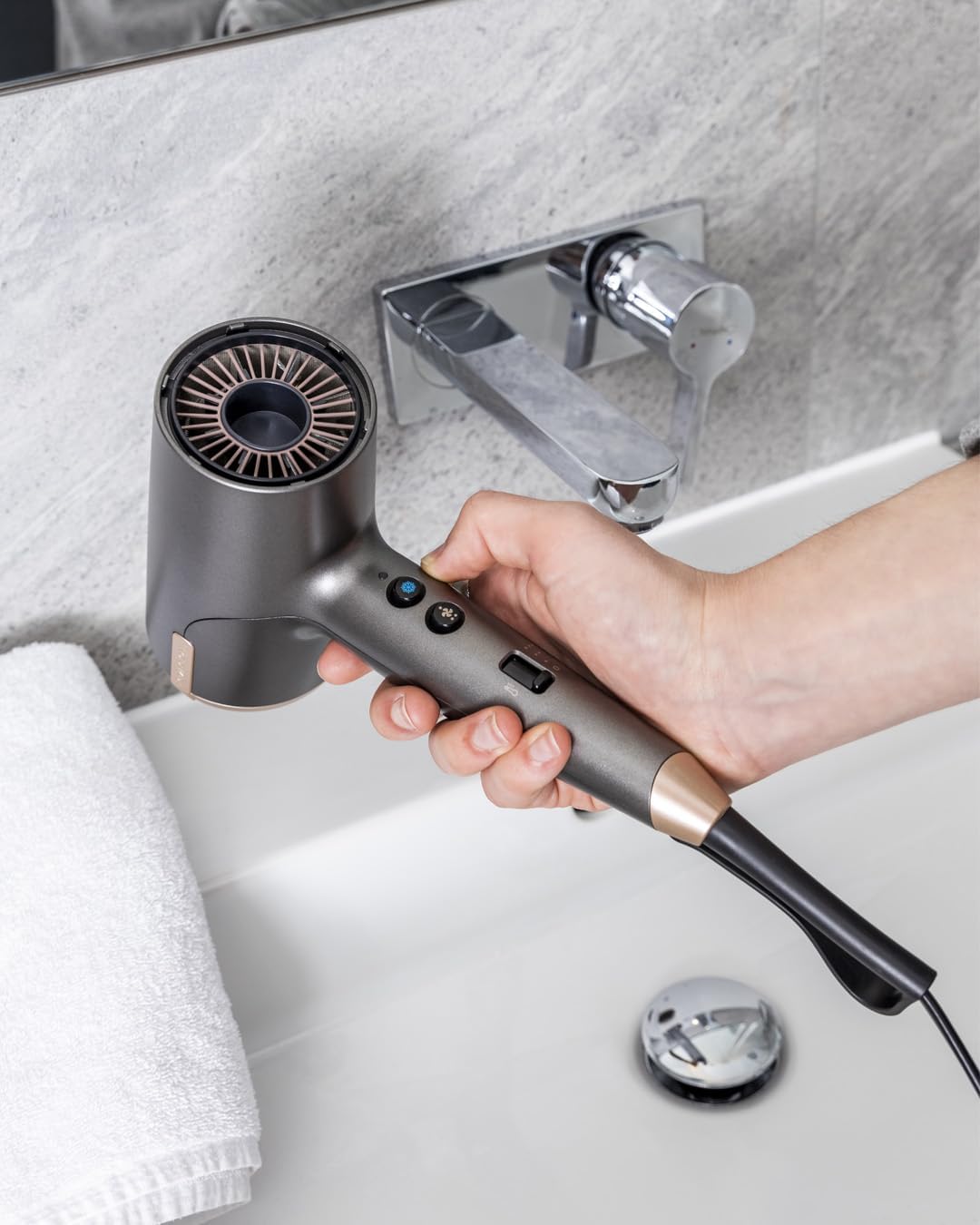 Remington - ONE Dry&Style - sèche-cheveux 2000W, 5 embouts, ions, D6078